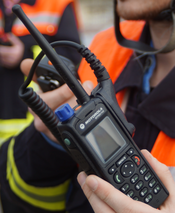Neue digitale Funkgeräte für die Feuerwehren im Landkreis Schwandorf
