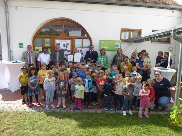 Auszeichnung "Naturpark Kita" für den Franziskus Kindergarten Pfreimd