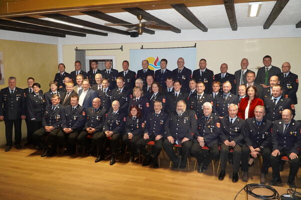 Ehrenzeichen für verdiente Einsatzkräfte der Feuerwehr